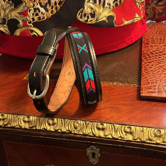 Circle Y of Yoakum Accessories - Aztec Handcrafted Leather Belt in Tan with Black Edging